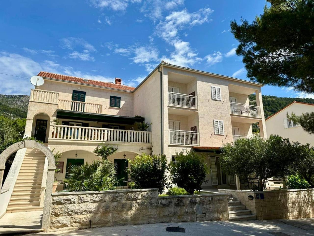 Apartments Villa Adria Bol Exteriér fotografie