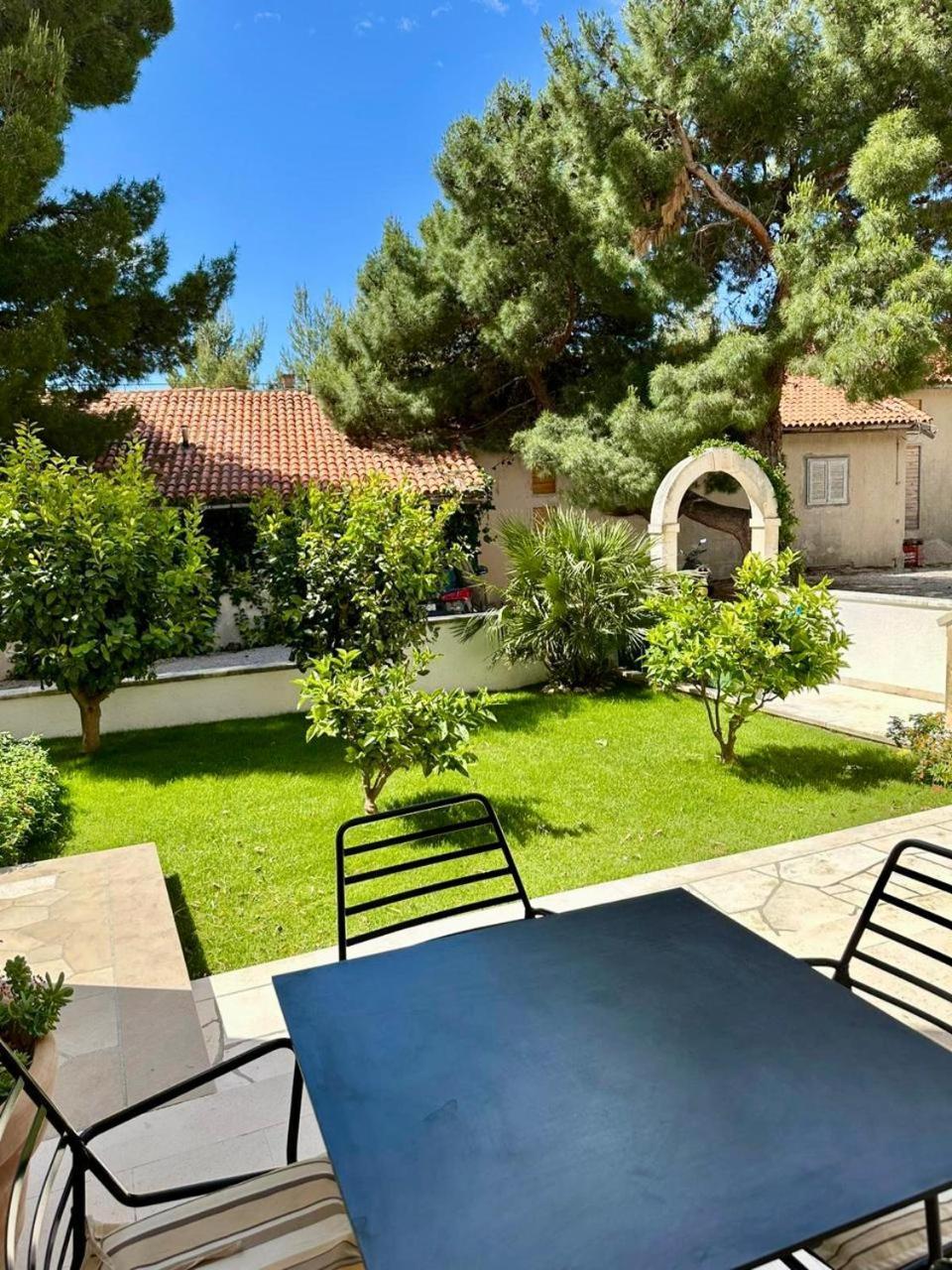 Apartments Villa Adria Bol Exteriér fotografie