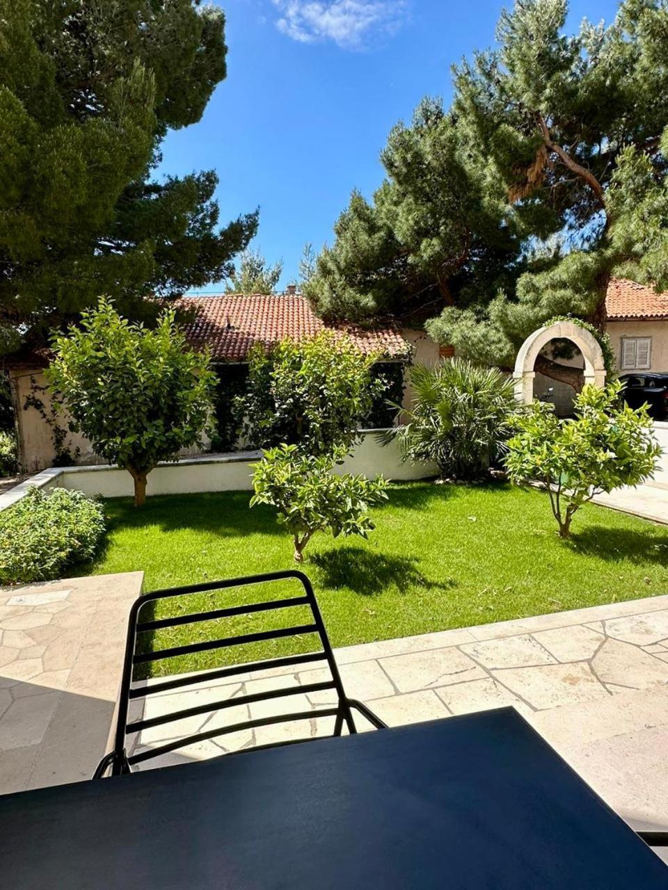 Apartments Villa Adria Bol Exteriér fotografie
